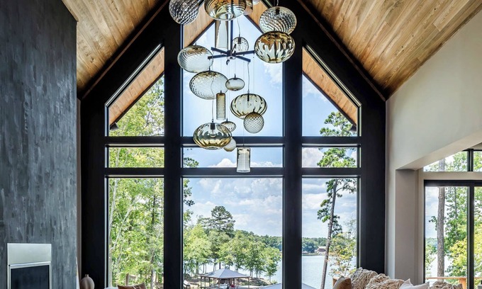 Monticello Casa | Family fun or a Corporate Retreat at Lake Jackson with pool and an amazing view