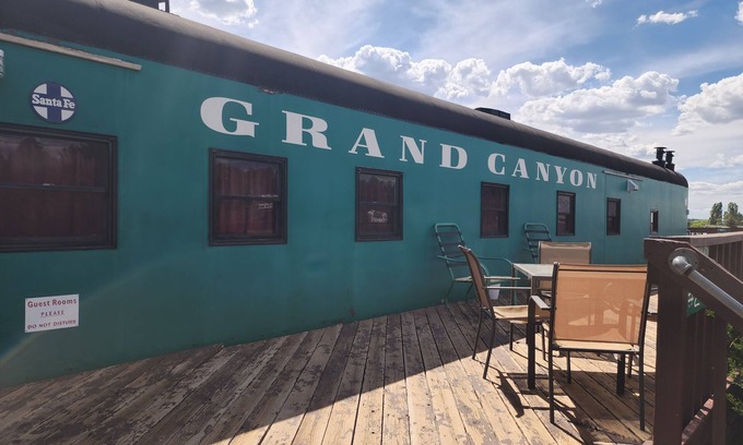Williams Cabina | Family Fun Railcar Suite & Sleeps 4!