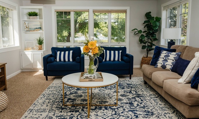 Hastings Casa | Family Fun Relaxing at Pristine Lake Cottage