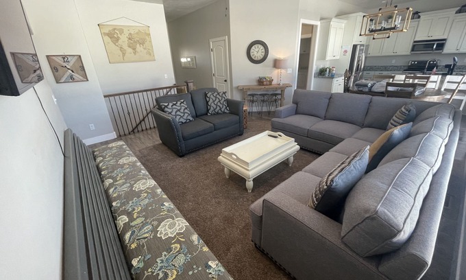 Idaho Falls Casa | Nueva bañera de hidromasaje, sala de literas, sala de juegos, patio privado cercado, para más de 16 personas