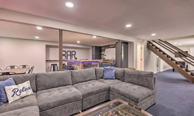 Albrightsville Casa | Family fun with Hot Tub and EV charger at the Duck Inn