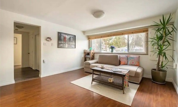 Coquitlam Casa | Family Gathering Beachside Retreat