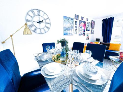 Bordesley Apartamento | Family, Group & Contractor Stay - Sleeps Upto 9 Guests with Free Parking