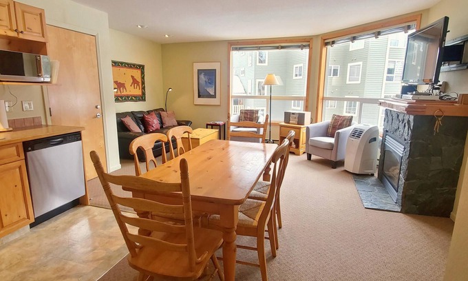 East Kootenay Condominio | Family & Groups | 2 Q beds + 2 Twin | Portable AC