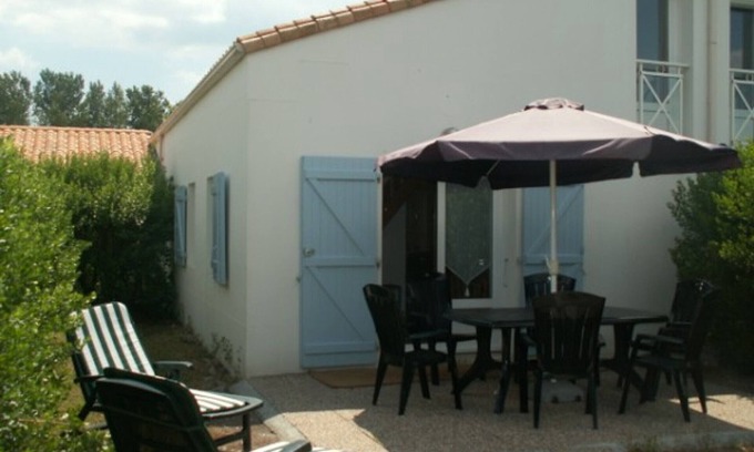 La Faute-sur-Mer Casa | ¡Casa de Vacaciones con Piscina Privada, Cerca de la Playa y Comercios!