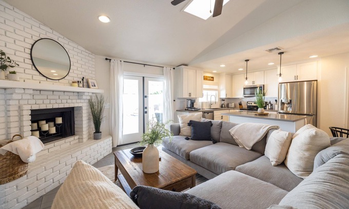 Gilbert Casa | The Cutest Hideaway w/ Heated Pool & Ping Pong