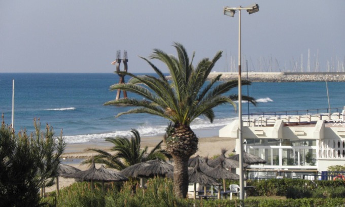 Torredembarra Apartamento | VACACIONES FAMILIARES cerca de PLAYA, en el centro del PUEBLO (Mar y Montaña)