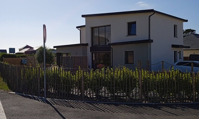 Cleder Casa | Family home 300 m from Les Amiets beach - Available from 01/08 to 17/08.