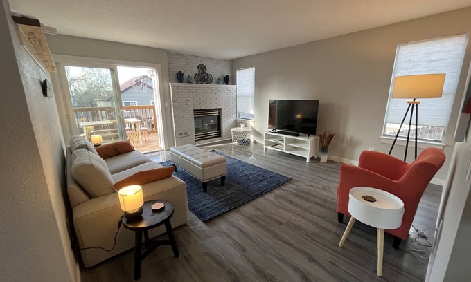 The Meadows Casa | Family home by Butterfield Park in festive Castle Rock for the holiday season!