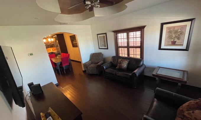 Eastern Division Casa | Family home in central laredo