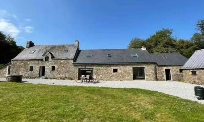 Saint-Brigitte Casa | Family home in the forest near Lac de Guerledan
