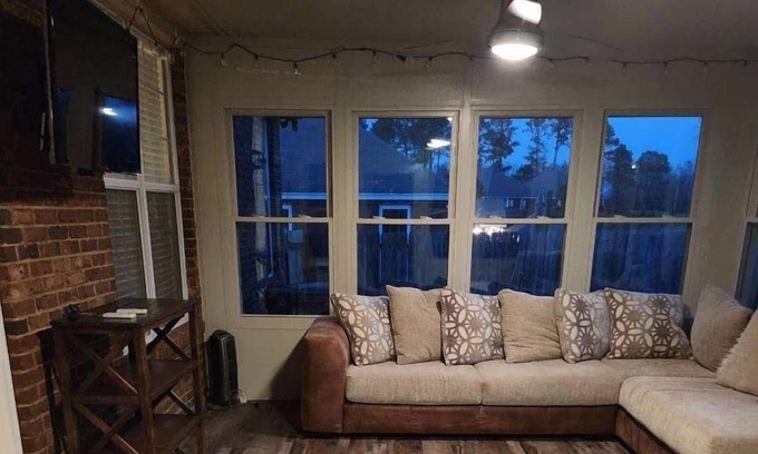 Millbrook Casa | Family home located minutes away from Montgomery.