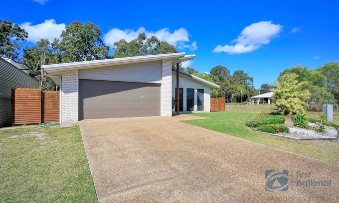 Woodgate Casa | Family home overlooking park land