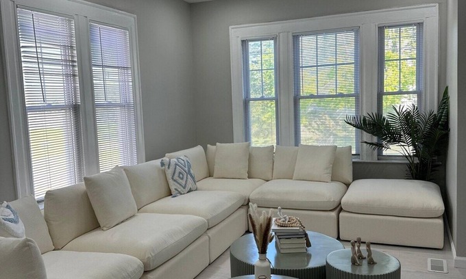 East Shore Casa | Family Home|Pool|HotTub|Near Lighthouse Point Park