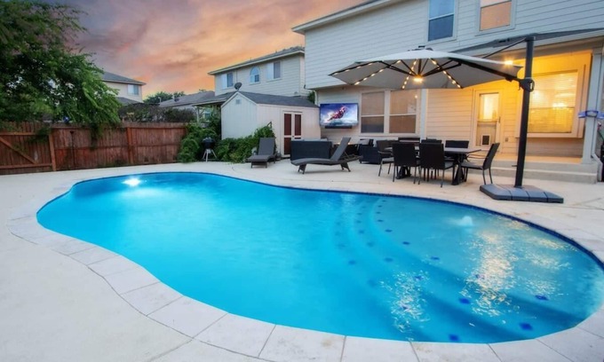 San Antonio Casa | Family Home ~Pool ~SeaWorld Nat'l Shooting Complex