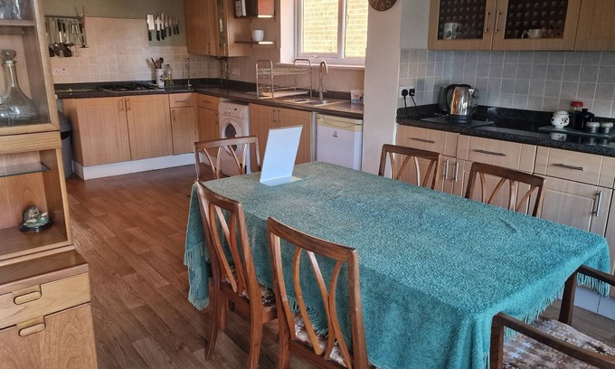 Herne Bay Casa | Family Home Three bed House Near the Beach