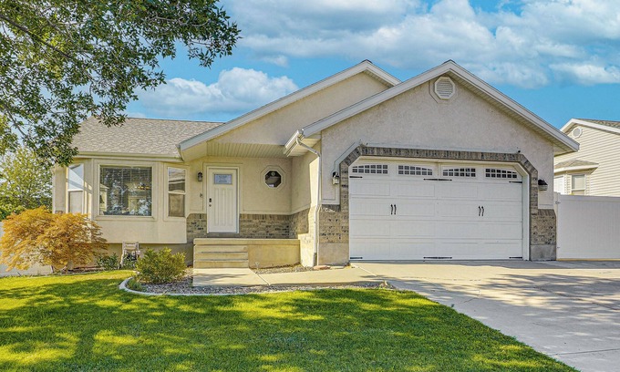 Herriman Casa | Family Home w/Fenced Yard Between Provo & SLC!