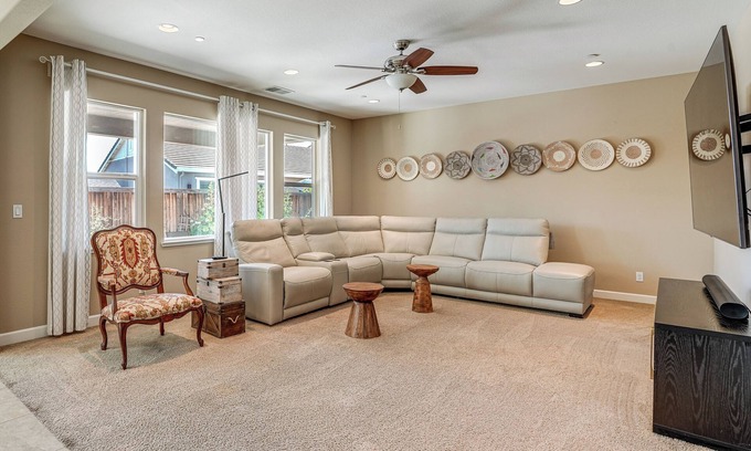 Brentwood Casa | Family Home w/Patio & Fenced Yard in Brentwood