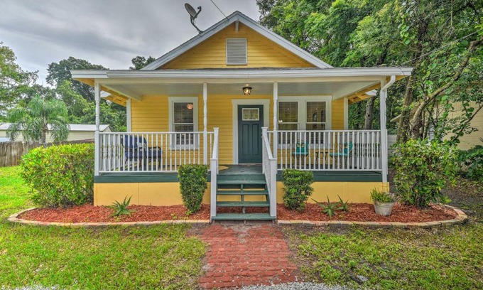 DeLand Casa | Family Home Walk to Downtown and Stetson Univ!