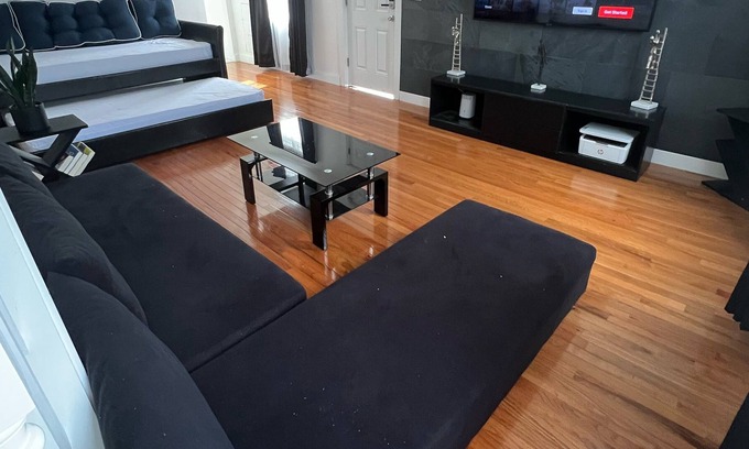 Eatontown Casa | Family home with 8ft fence backyard/ 15 minutes drive to the beach