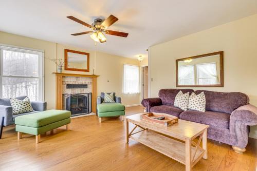 Haywood Casa | Family Home with Game Room and Decks in Etlan!