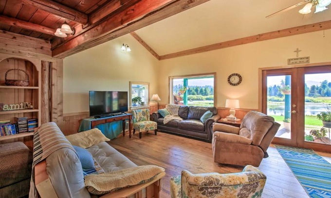 Priest River Casa | Family Home with Stunning River and Mountain View