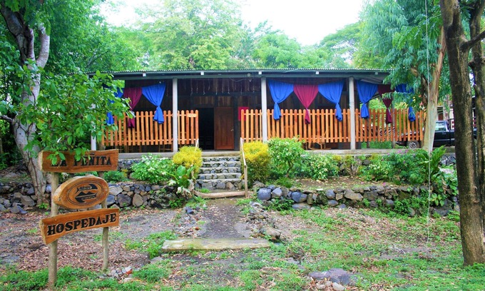 Altagracia Cama Y Desayuno | Family hostel, Hospedaje La Penita, 2 person room