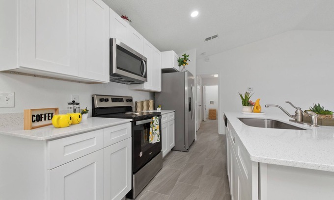 Ocala Casa | Modern Home for 8- 3bd/2ba near WEC & Springs