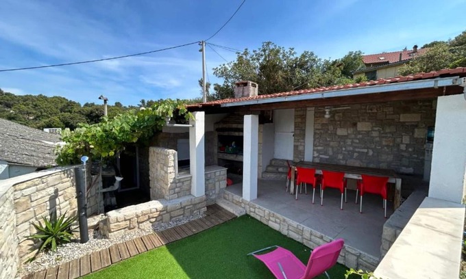 Rogac Casa | Family House Aldo - Family House with Four Bedrooms and Sea View