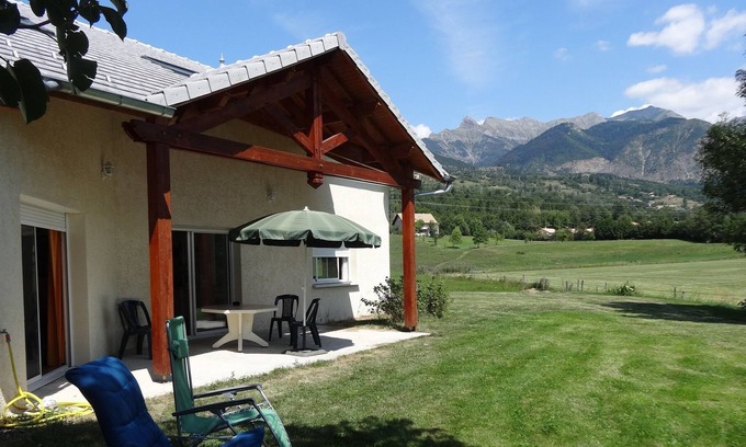 La Batie-Neuve Casa | Casa familiar entre lago y montaña para 12 personas.