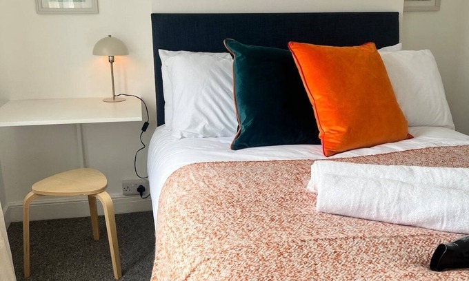 Barry Casa | Family House in Barry, Dog Friendly with Garden