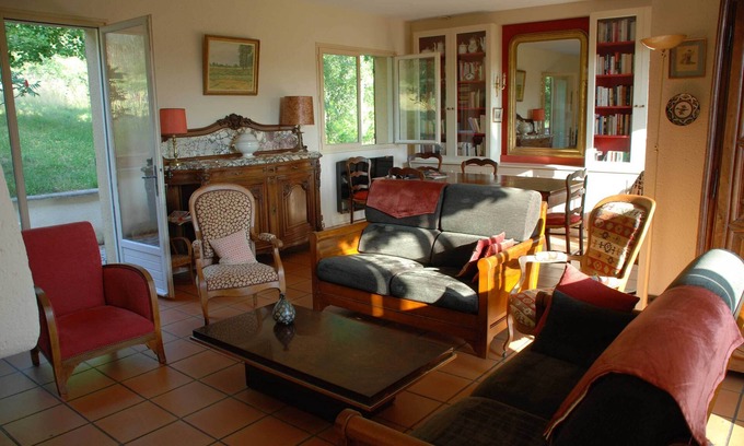Douelle Casa | CASA FAMILIAR EN EL LOTE, cerca de Cahors.