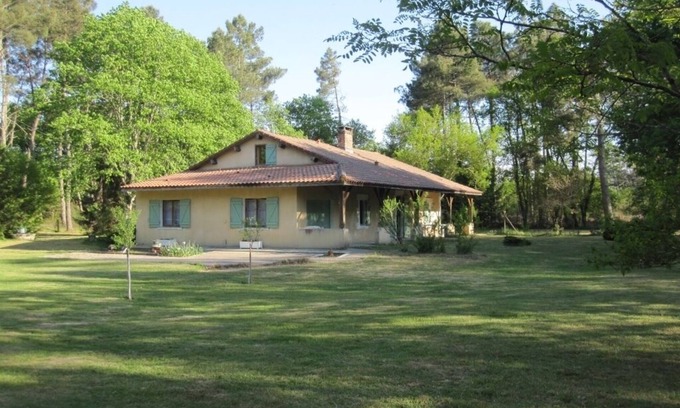 Sabres Casa | Casa familiar en medio del bosque.