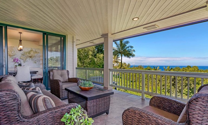 Princeville Casa | Casa familiar cerca de Hanalei con vista al mar y bicicletas!