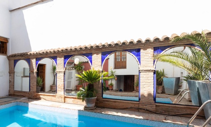 Albunuelas Cabaña | Casa familiar con 5 dormitorios, piscina y terraza con vistas.