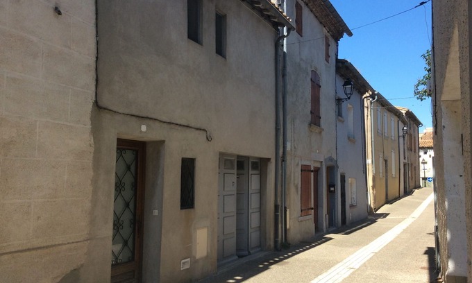 Pezens Casa | Casa familiar con cuatro habitaciones en el corazón de un pequeño pueblo en Audois 8 km citado