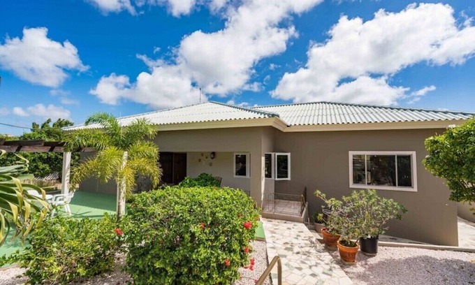 Willemstad Villa | Casa familiar con piscina privada