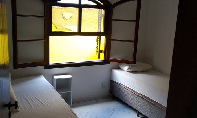 Jardim Rio da Praia Casa | casa con piscina.