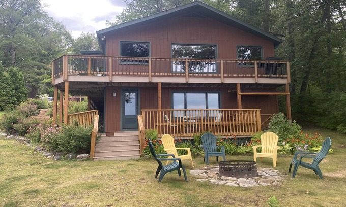 Hayward Casa | Family Lake Retreat on Lac Courte Oreilles