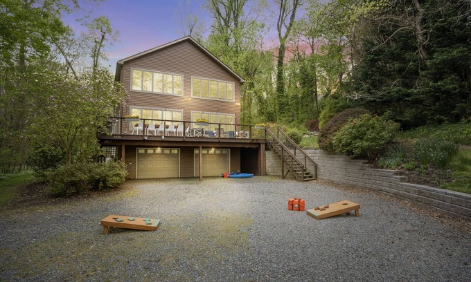 St. Leonard Casa | Family Luxury: 5BR, GameRm, MovieRm, Kayaks, PingPong, Fire Pit, Beach