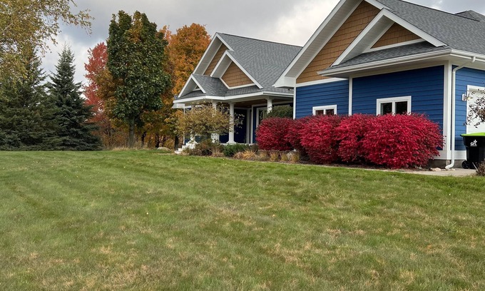 Gaylord Complejo | Family Luxury Resort Home (Sking/Golf) Treetops, Otsego, Shanty, Boyne