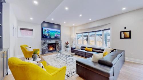 Innisfil Casa | Family Modern walkout Basement wSauna Indoor Fireplace Wifi