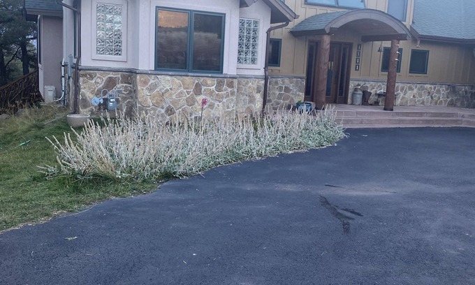 Elk Springs Casa | Family mountain home on 3 acres. 3,700 SF.
