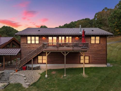 Baker Apartamento | Family Mountain Escape w Private Suite Modern Comforts