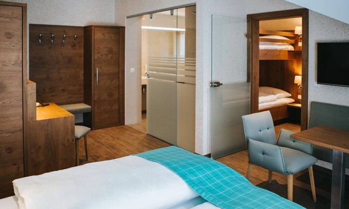 Engelhartszell Cama Y Desayuno | Family nest - Gasthof-Pension Luger - on the Danube cycle path, Donausteig