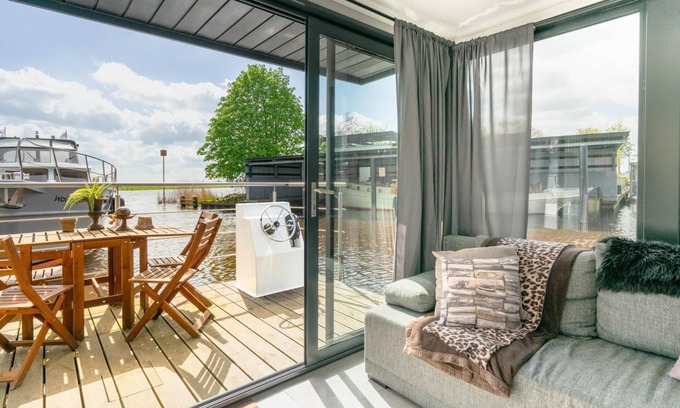 Zwartsluis Alquiler De Eote | Family Oasis: Houseboat near Giethoorn
