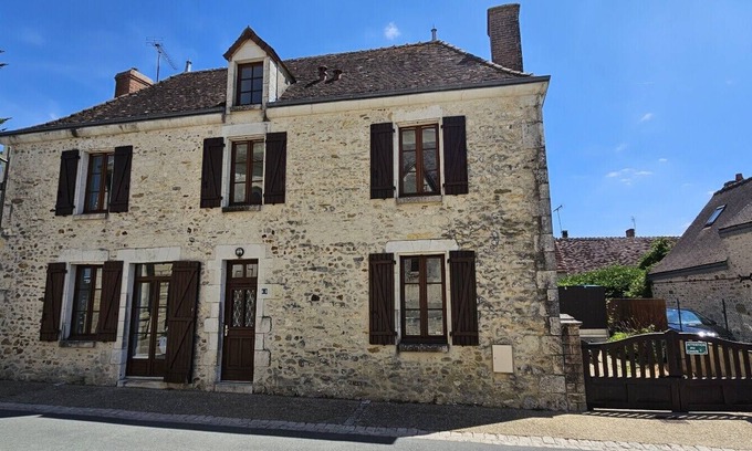 Lureuil Casa | Family or friends getaway in Lureuil – 5 bedrooms – terrace – air condition
