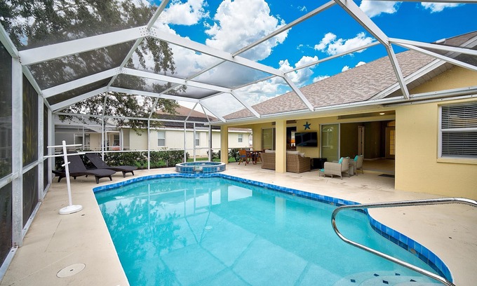 Long Meadow Casa | Family Paradise: Spa & Heated Pool w Outdoor TV