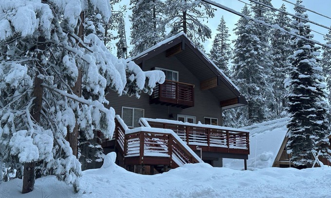 Pla-Vada Woodlands Cabina | Family/Pet-Friendly Home in Soda Springs near Sugar Bowl, Truckee