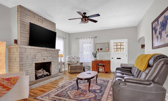 Marietta Casa | Family/Pet friendly home in Historic Marietta!